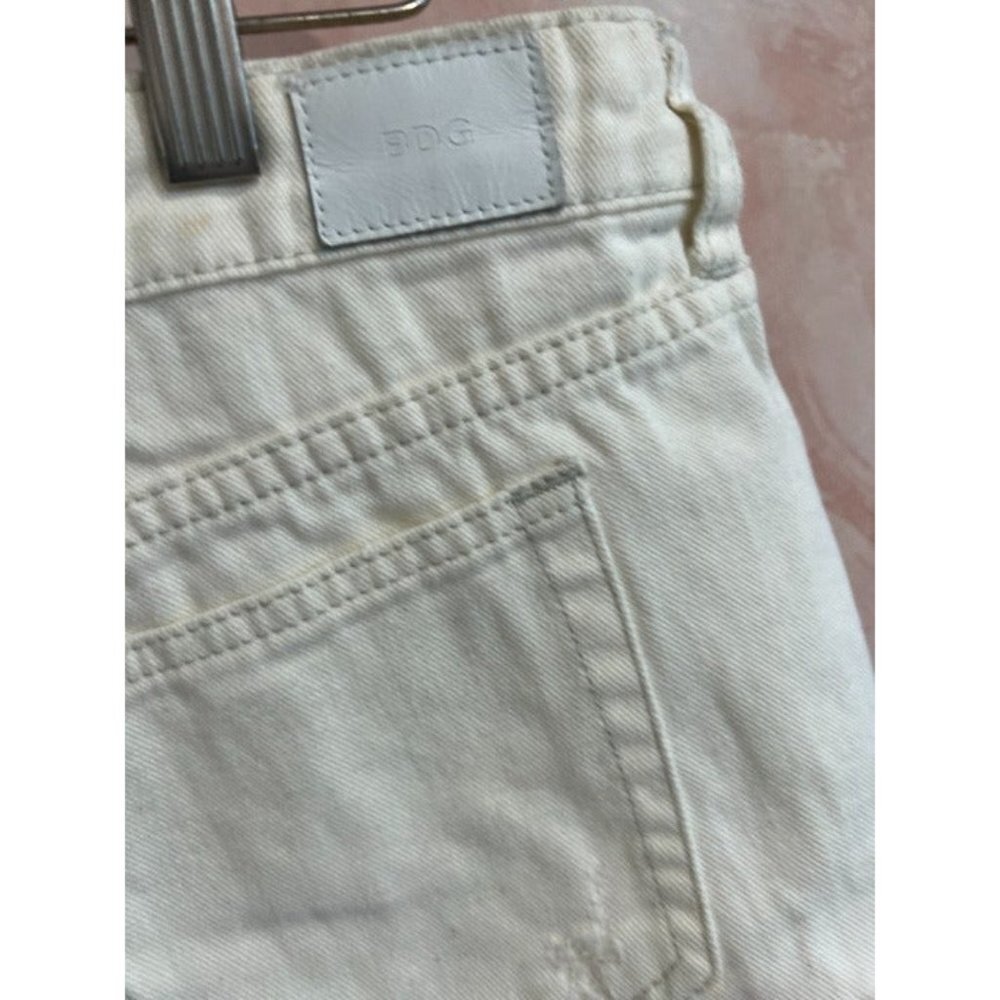 BDG‎ women white Ivory shorts Dolphin low rise ripped size  30 W - Picture 3 of 6